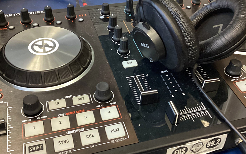 TRaktor Controller mit Kopfhörer